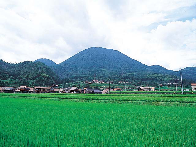 画像：青野火山群  青野山