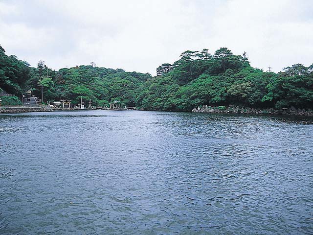 画像：明神池